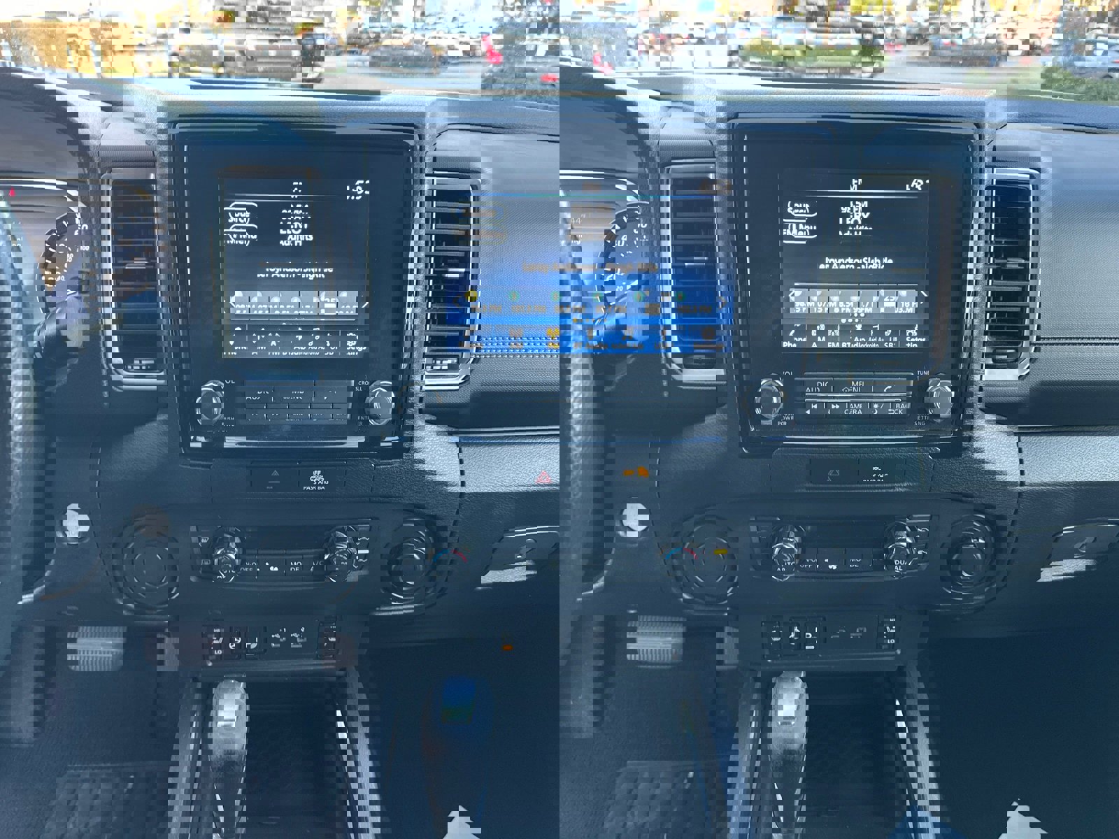 Used 2022 Nissan Frontier SV image 27