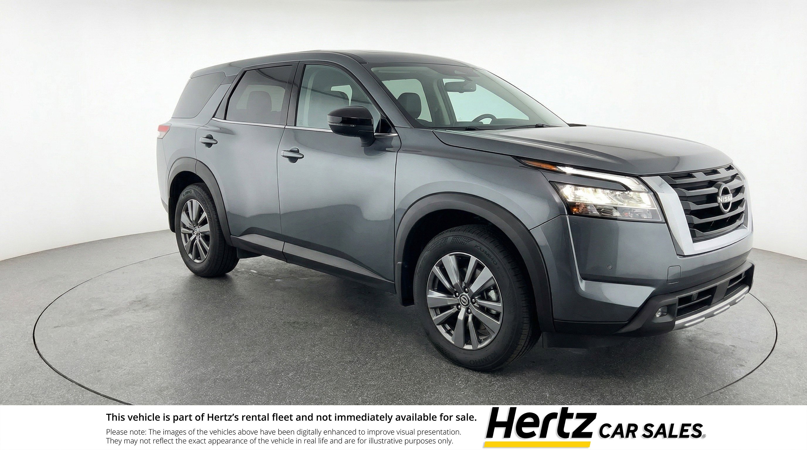 Used 2025 Nissan Pathfinder SV image 1