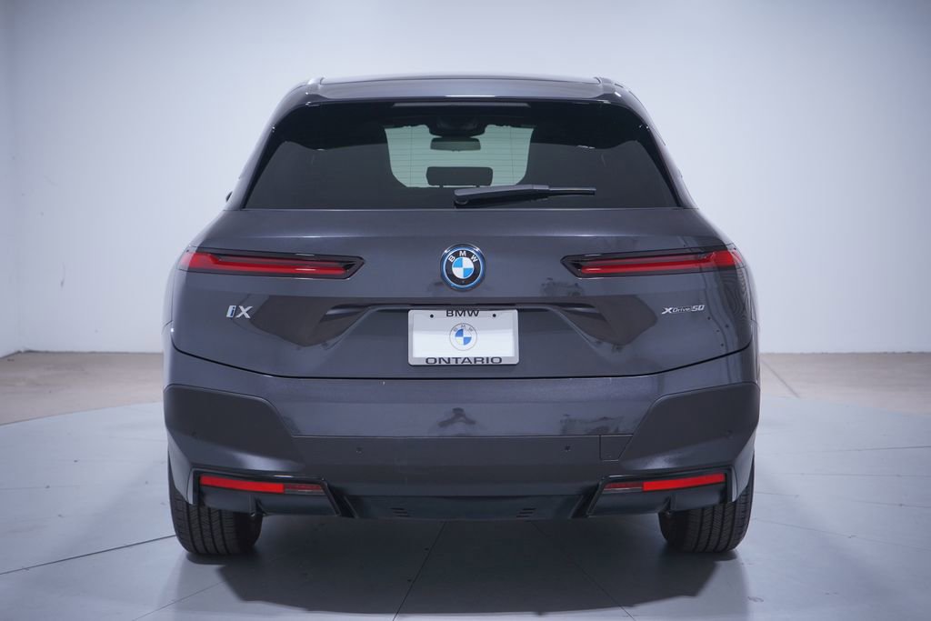 Used 2024 BMW iX xDrive50 w/ Premium Package image 5