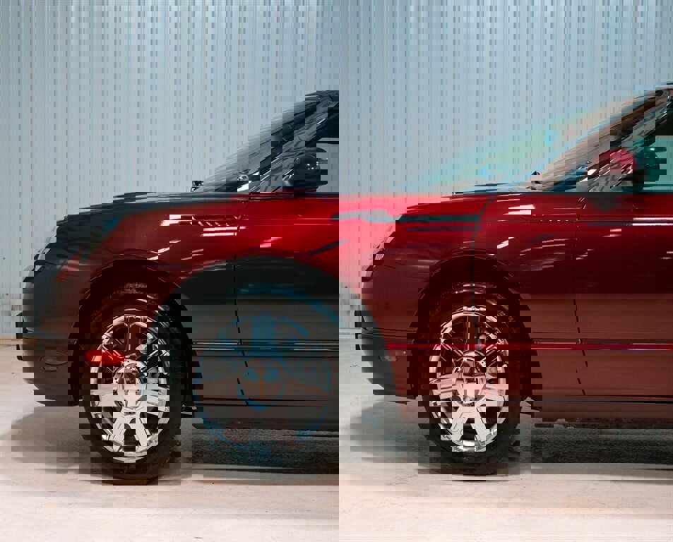 Used 2004 Ford Thunderbird Deluxe image 4