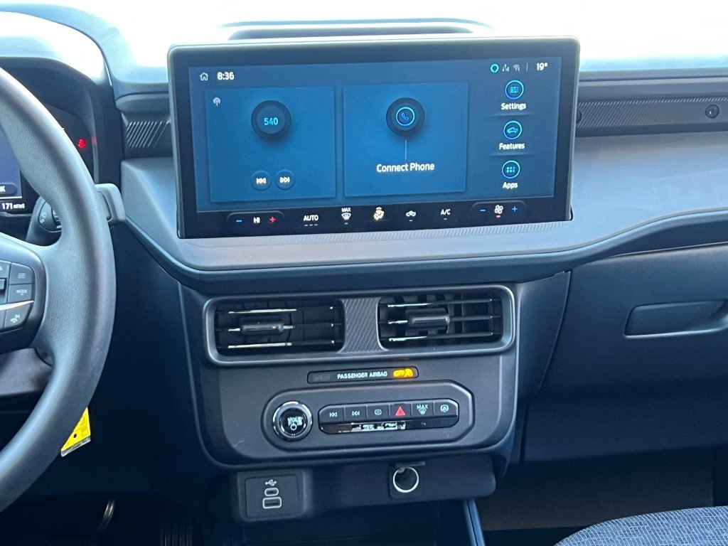 Used 2025 Ford Maverick XL image 17