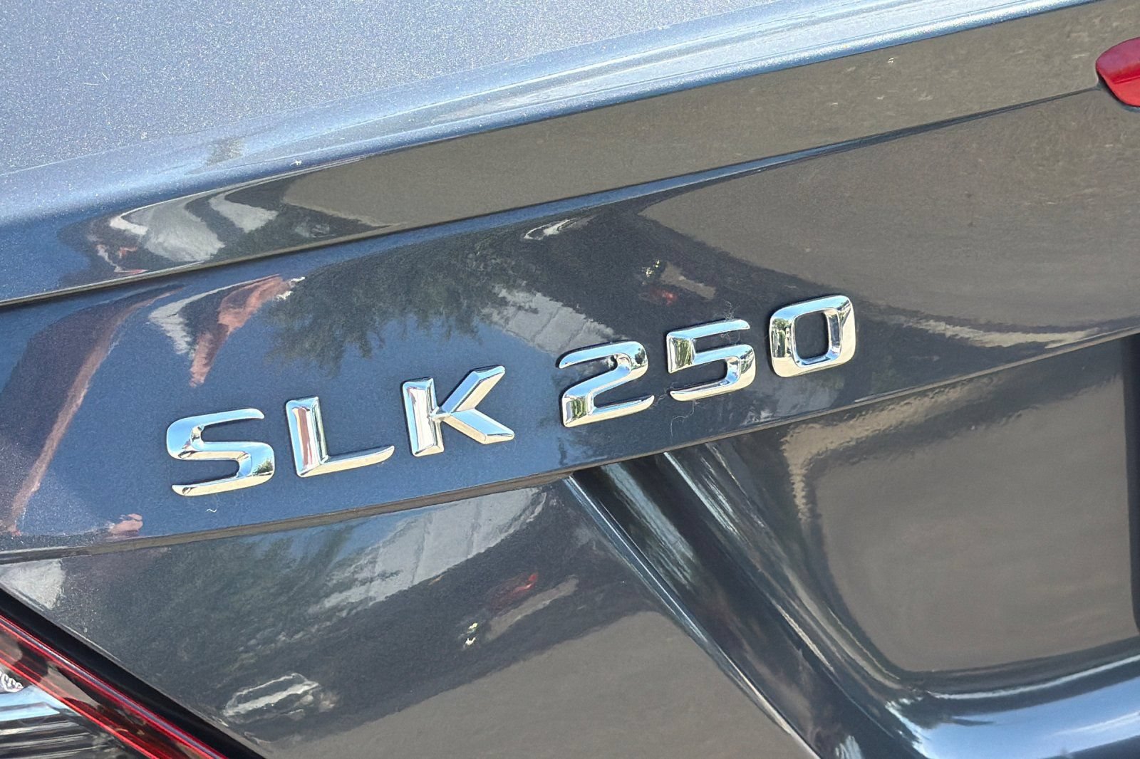 Used 2015 Mercedes-Benz SLK 250 w/ Premium Package image 24