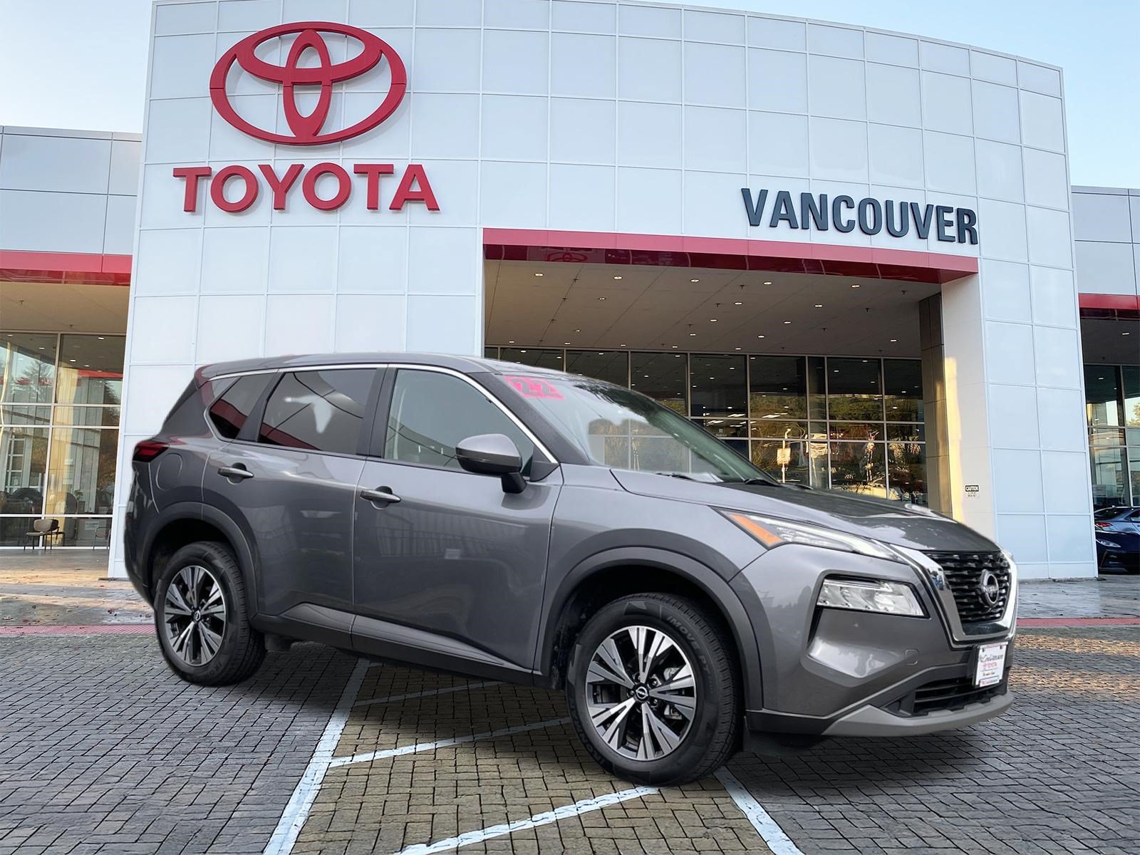 Used 2022 Nissan Rogue SV AWD/4WD image 1
