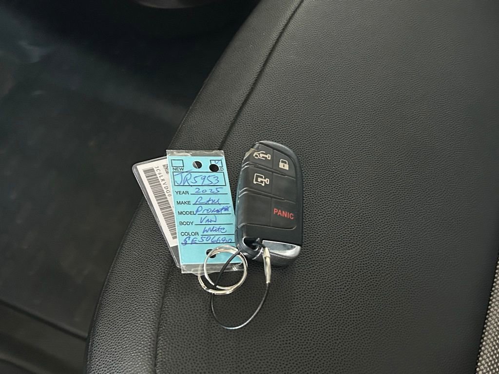 Used 2025 RAM ProMaster 2500 w/ Convenience Group image 43