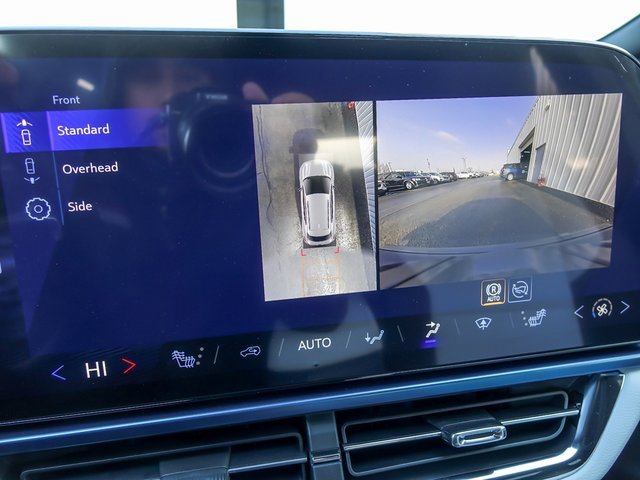 New 2026 Chevrolet Equinox EV LT image 24