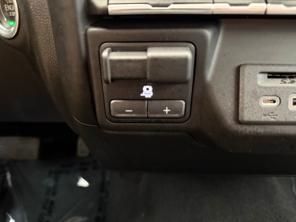 Used 2022 GMC Sierra 2500 SLE w/ SLE Convenience Package image 33