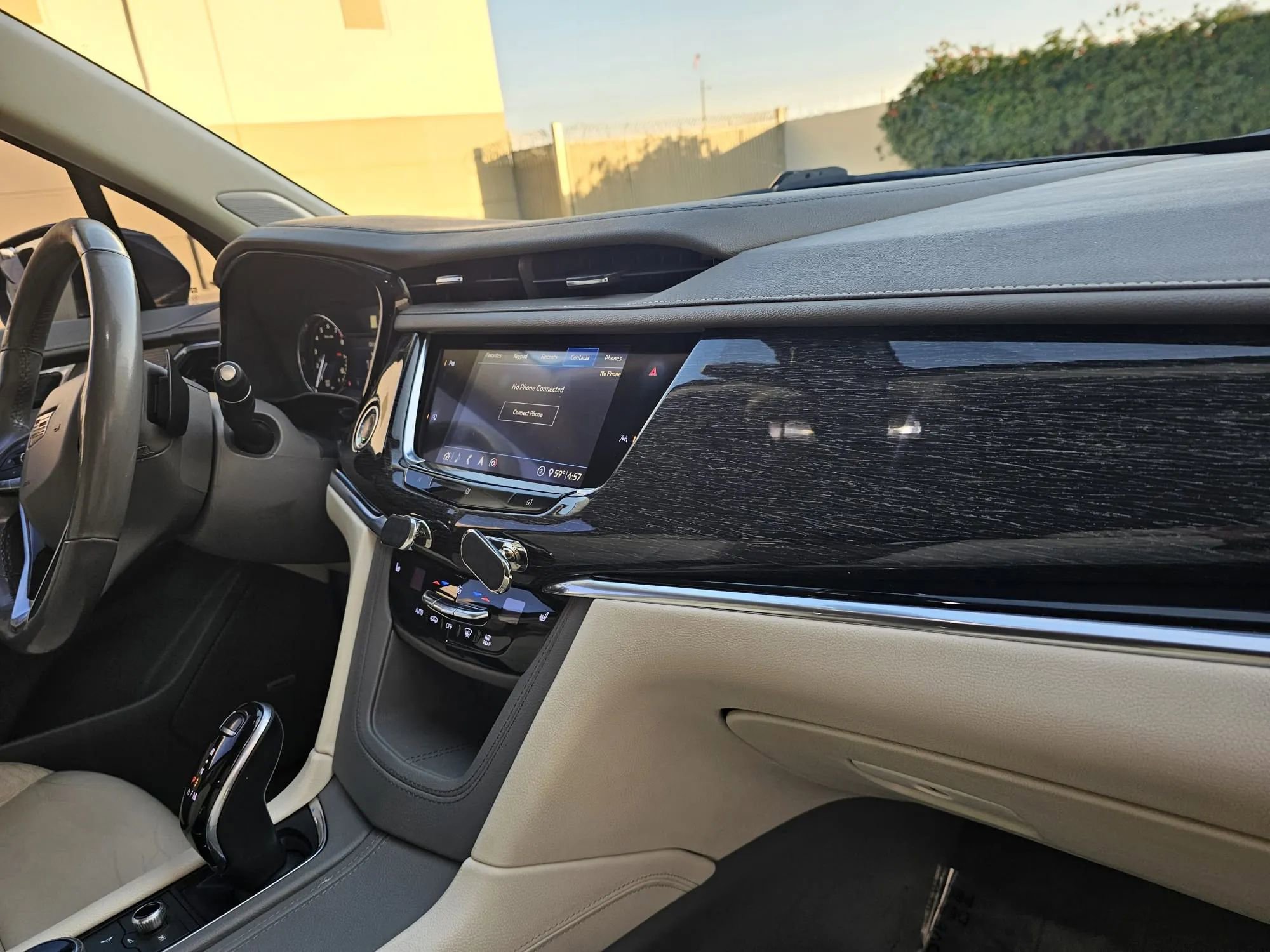 Used 2020 Cadillac XT6 Premium Luxury FWD image 21