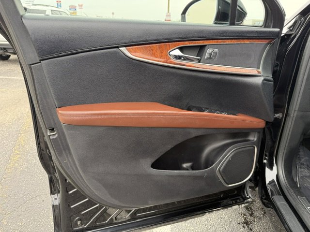 Used 2018 Lincoln MKX Reserve FWD image 10