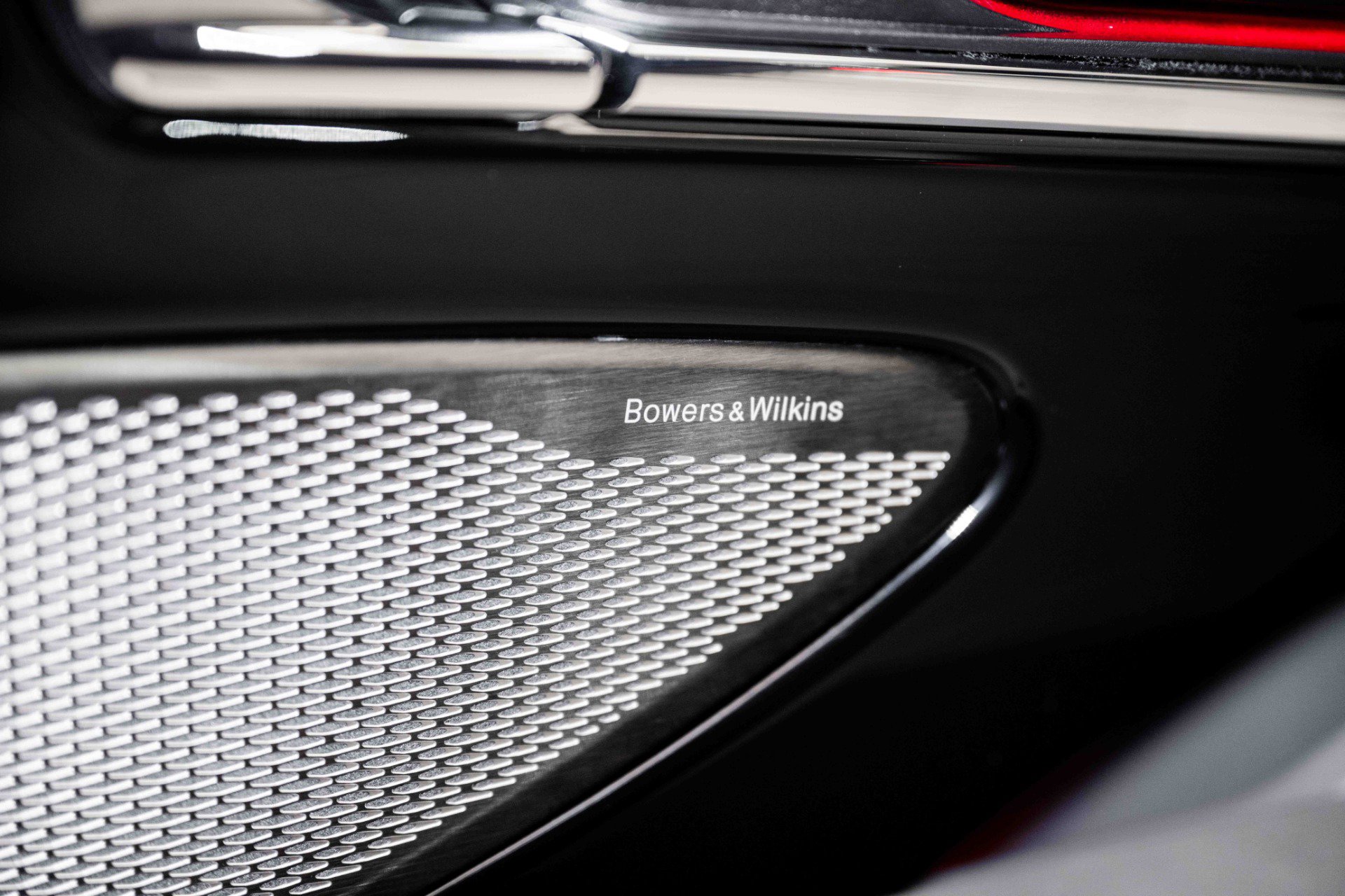 Used 2024 Aston Martin DB12 Coupe image 35