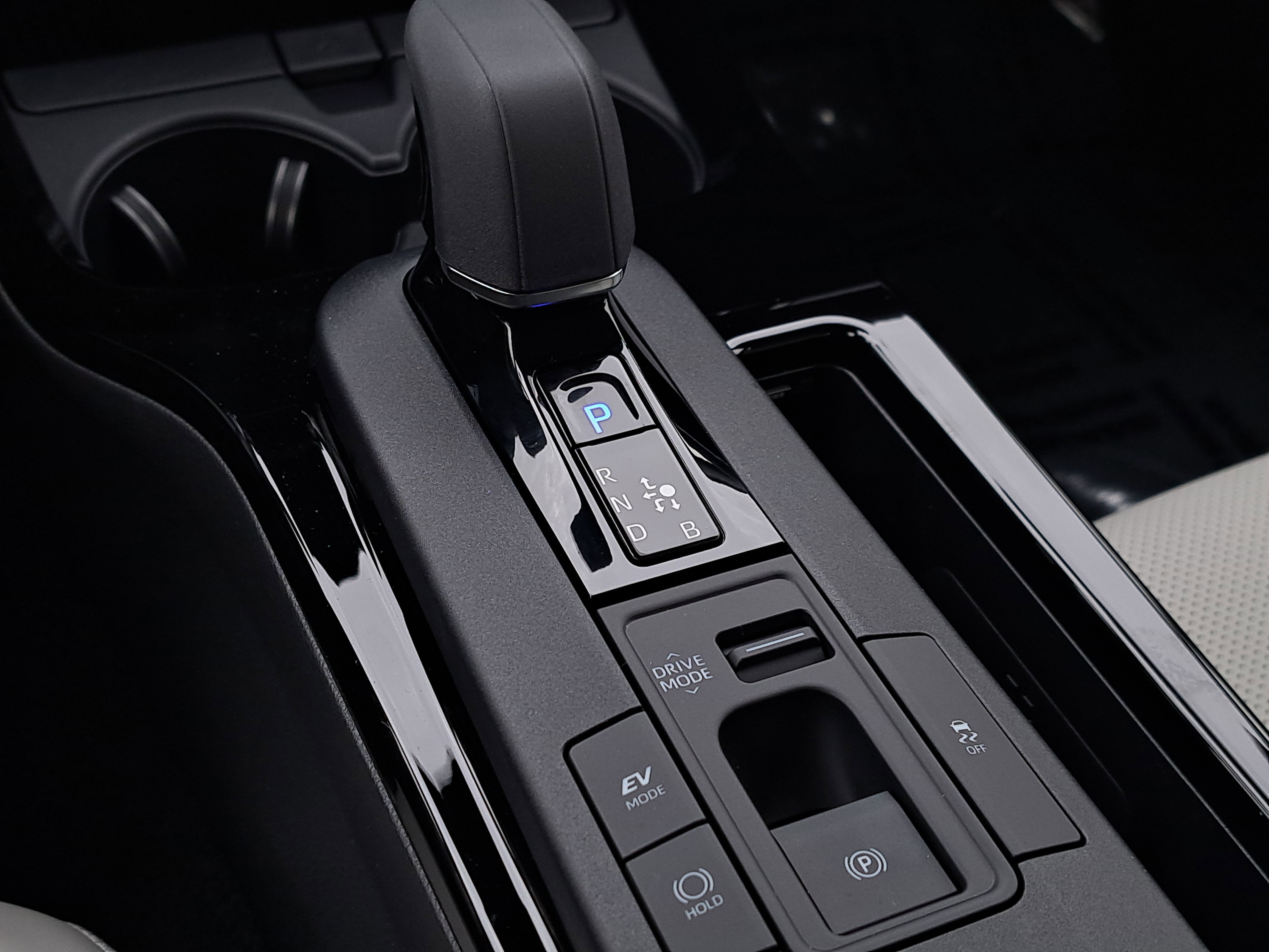 New 2026 Toyota Prius XLE image 17