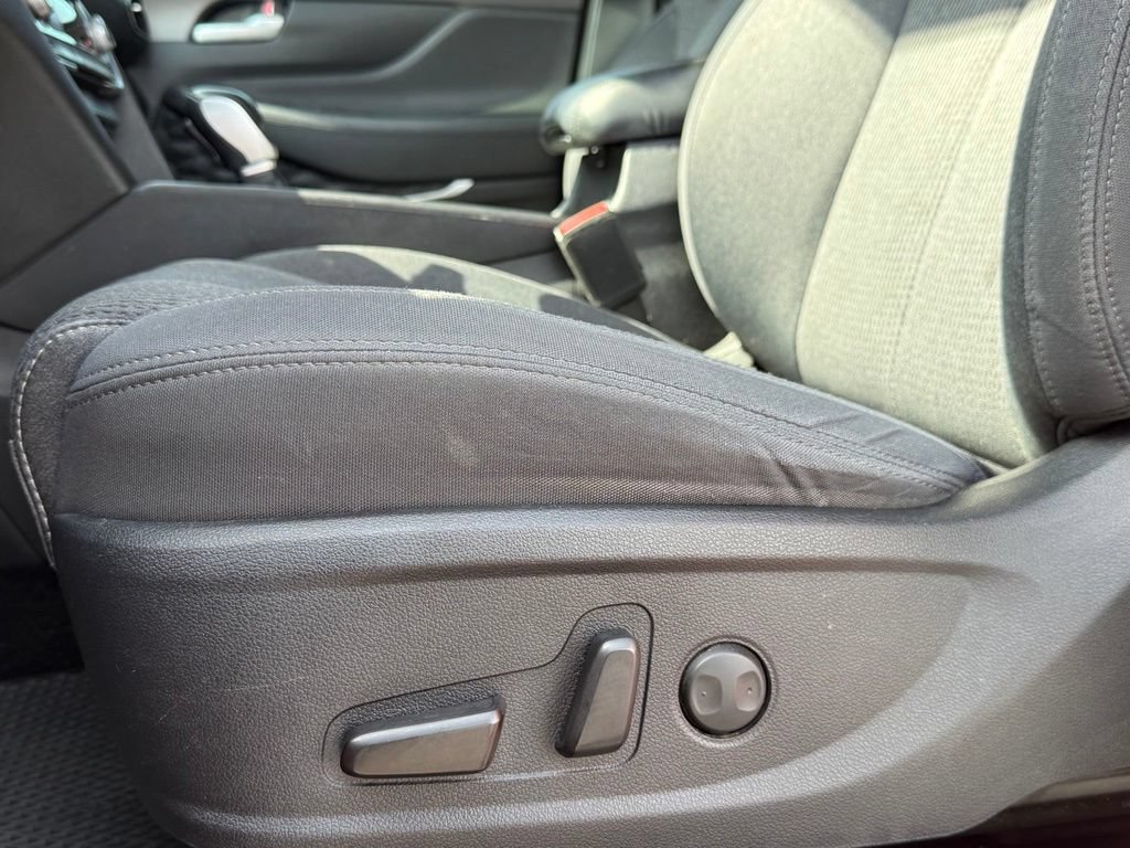Used 2020 Hyundai Santa Fe SEL w/ Convenience Package FWD image 9