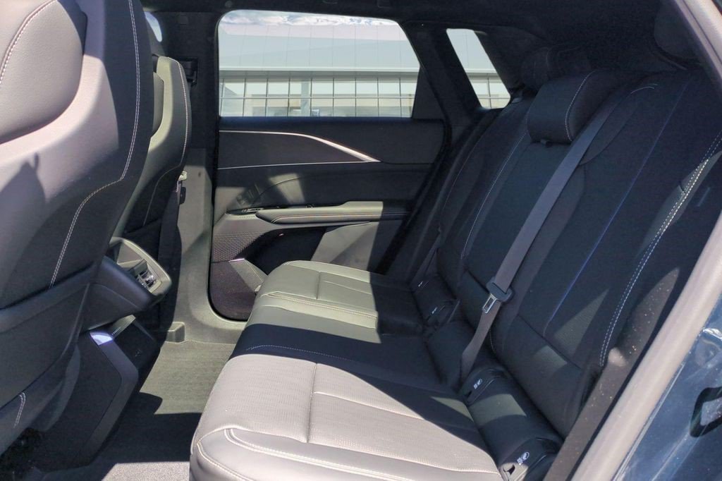 Certified 2024 Cadillac Lyriq Sport AWD/4WD image 15