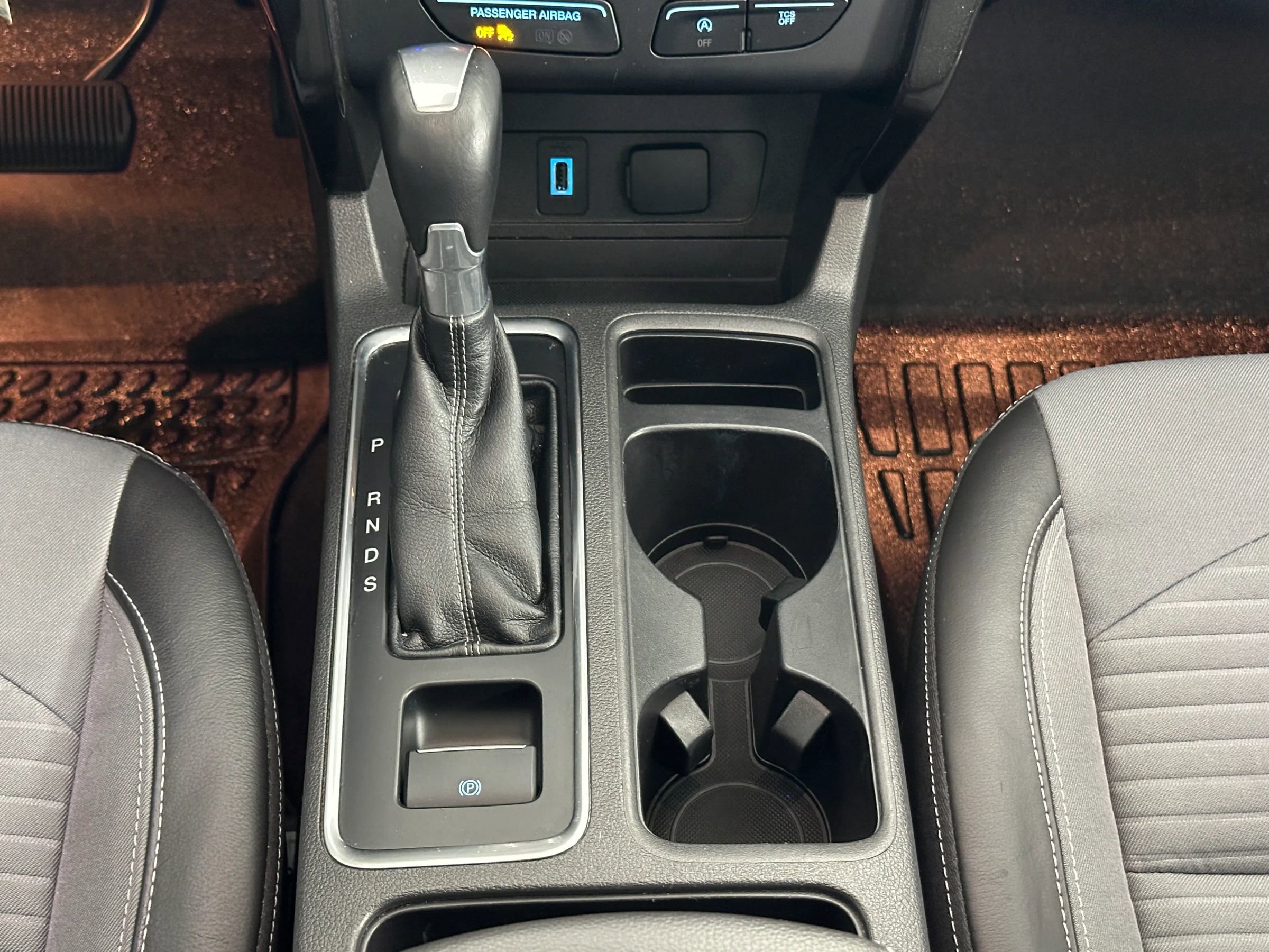 Used 2018 Ford Escape SE w/ Ford Safe & Smart Package AWD/4WD image 28