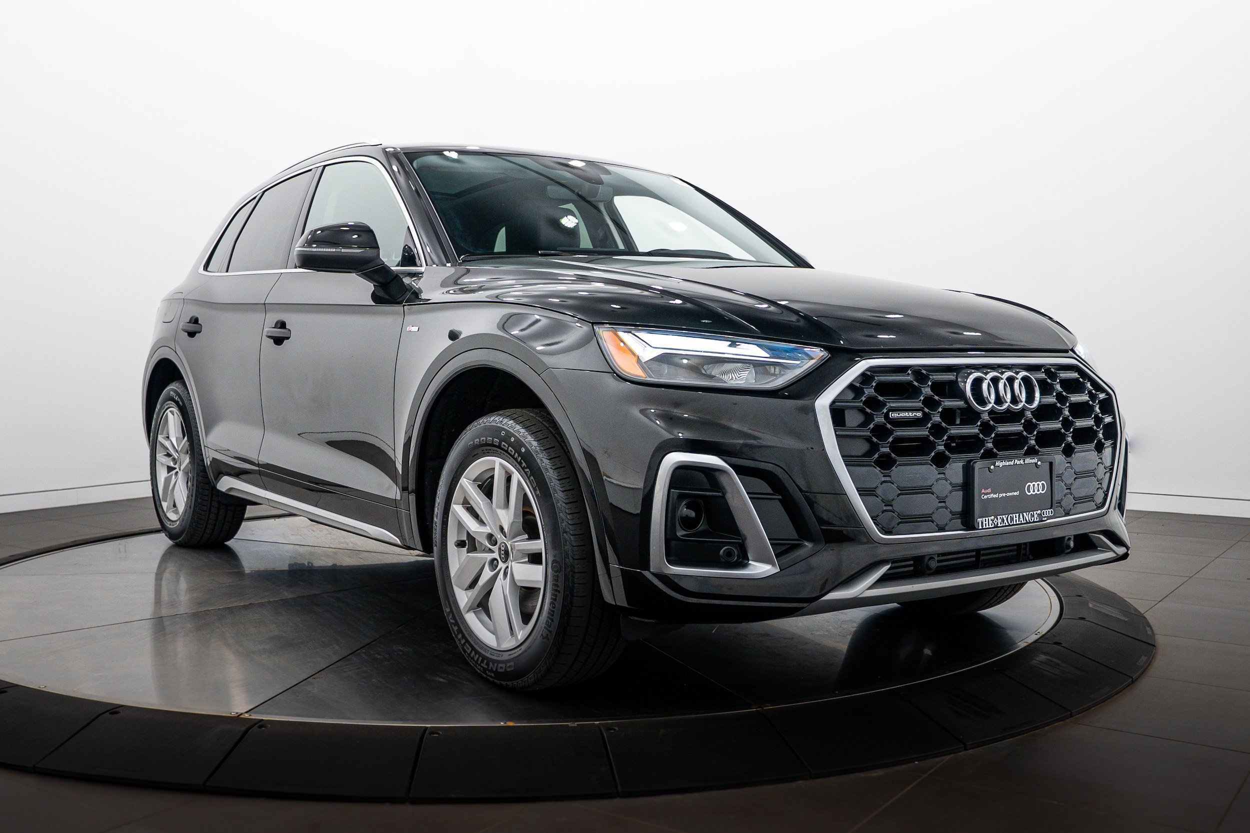 Certified 2023 Audi Q5 2.0T Premium w/ Convenience Package AWD/4WD image 2