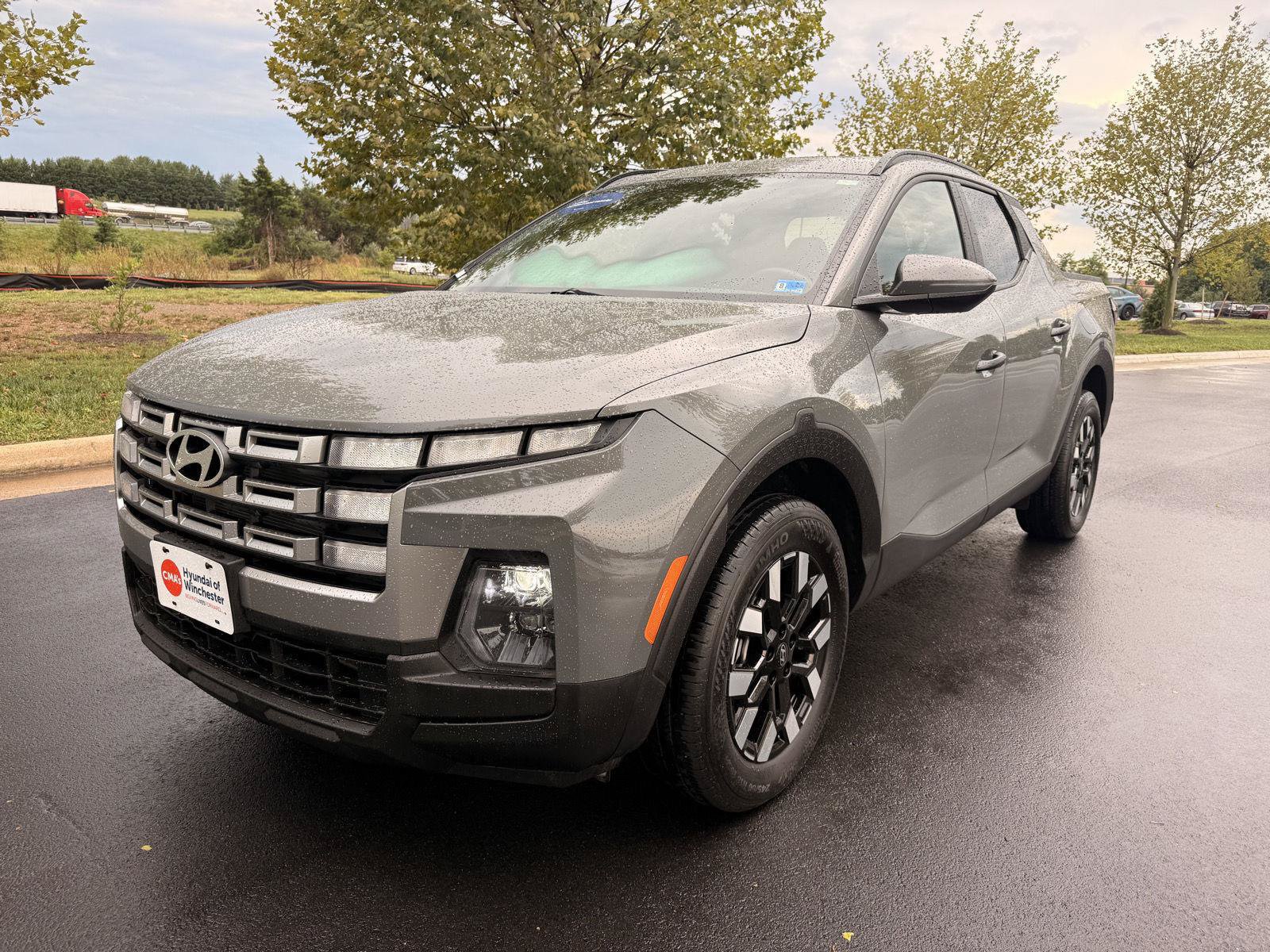 Certified 2025 Hyundai Santa Cruz SEL FWD image 2