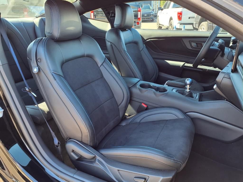 Used 2025 Ford Mustang Dark Horse image 14