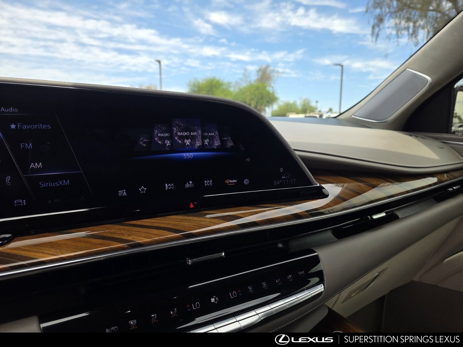 Used 2024 Cadillac Escalade Premium Luxury Platinum w/ Heavy-Duty Trailer Package AWD/4WD image 17