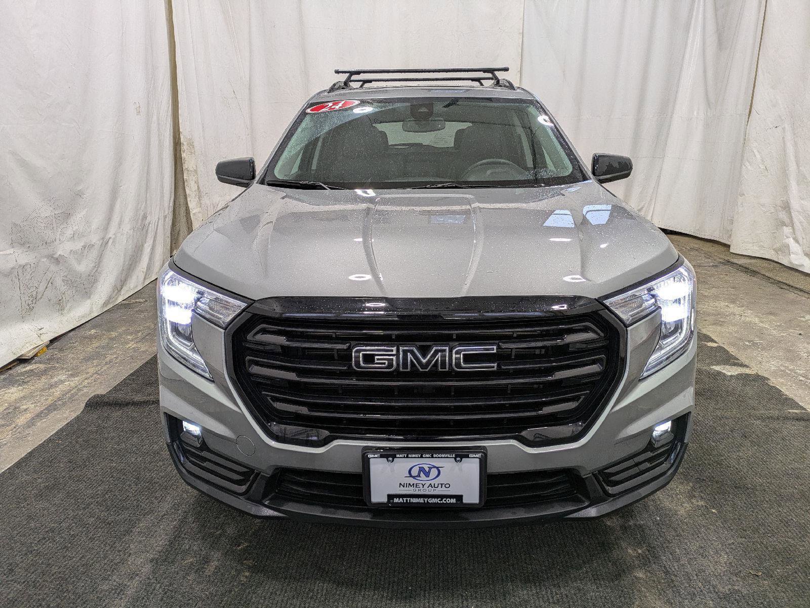 Used 2024 GMC Terrain SLT w/ Infotainment Package II image 7