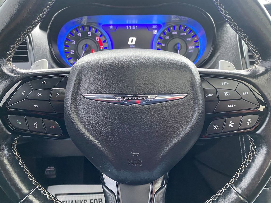 Used 2023 Chrysler 300 C image 30