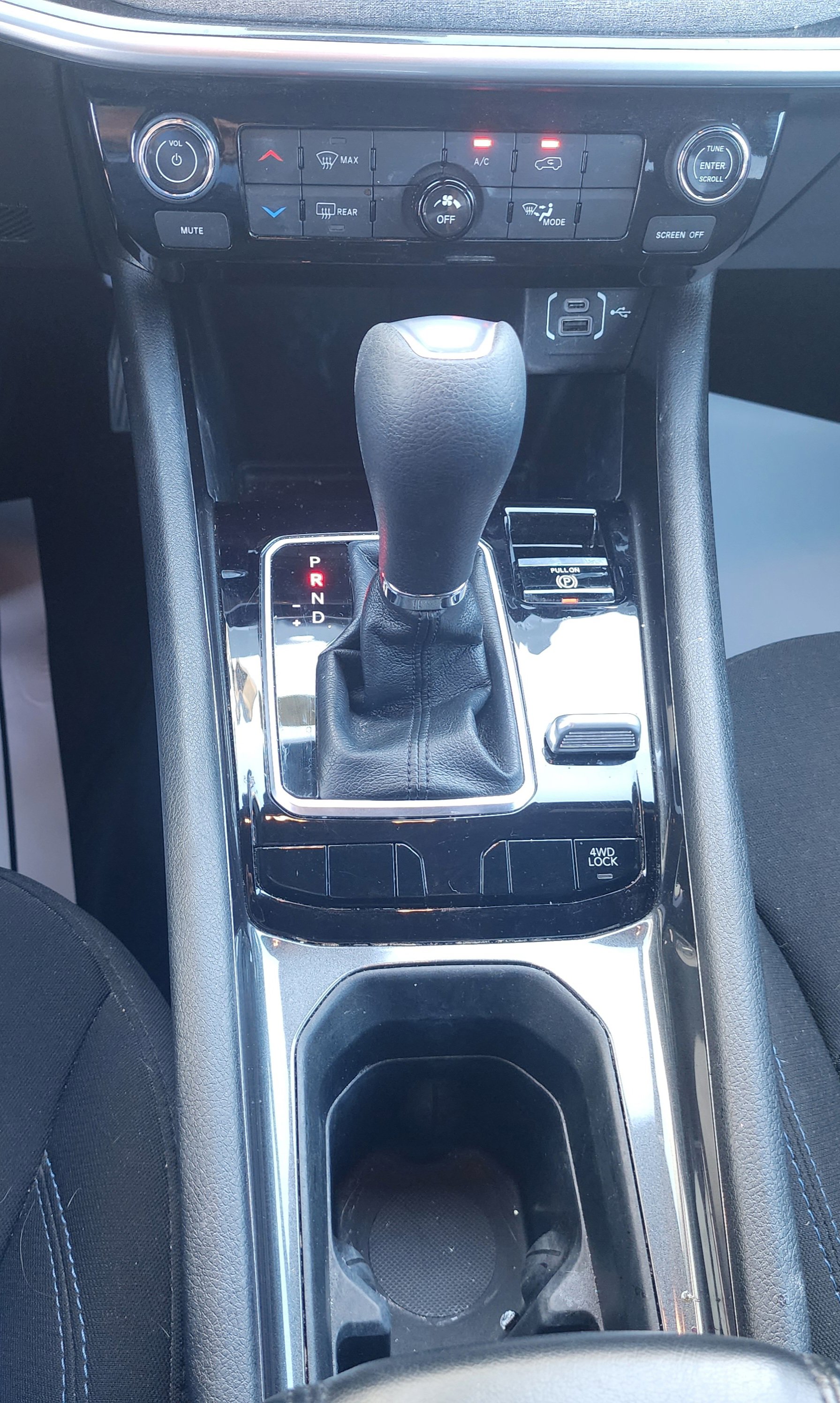 Used 2023 Jeep Compass Sport image 11