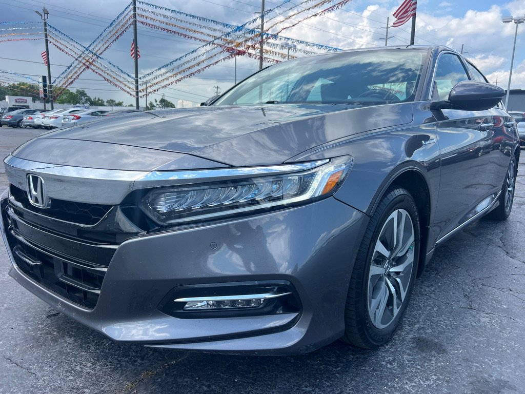 Used 2018 Honda Accord Touring image 3