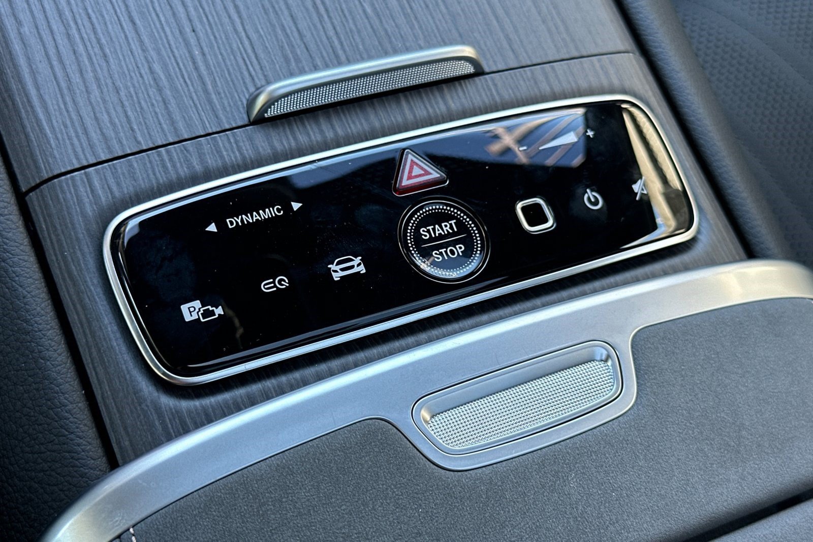 New 2026 Mercedes-Benz EQS 550 4MATIC SUV image 16
