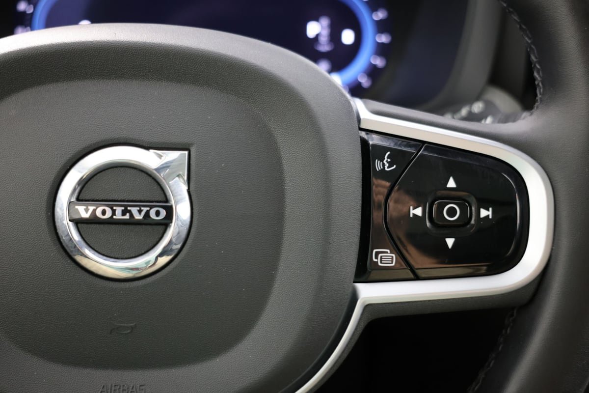 Used 2025 Volvo XC60 B5 Plus AWD/4WD image 29