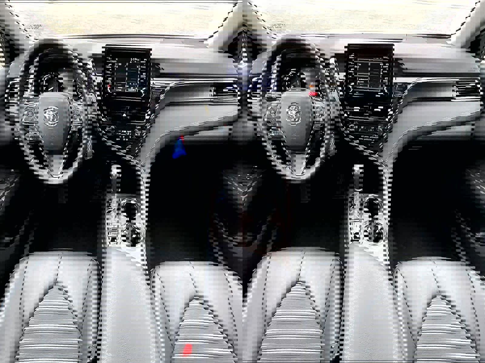 Used 2022 Toyota Camry SE w/ Carpet Mat Package (TMS) AWD/4WD image 21