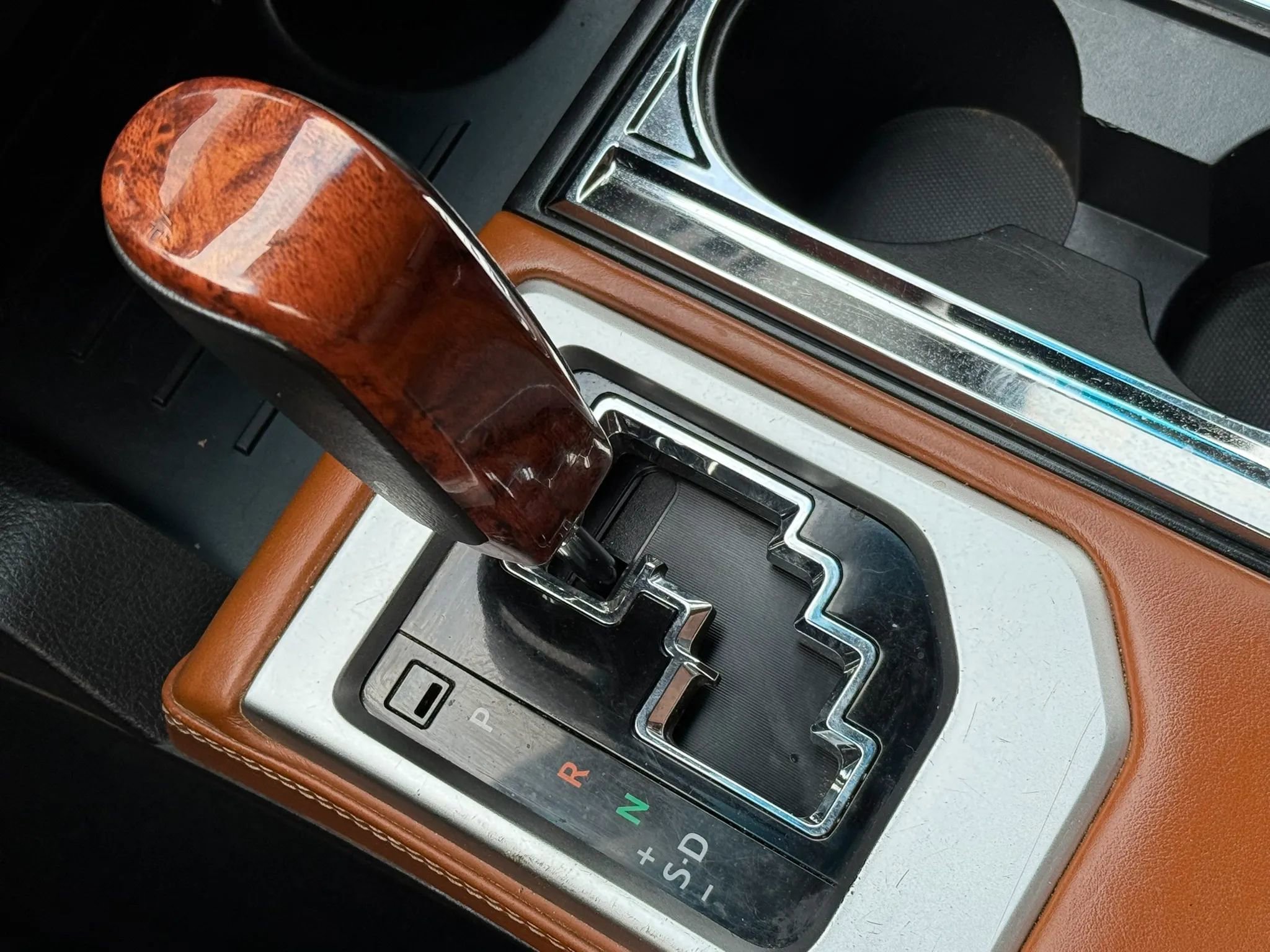 Used 2014 Toyota Tundra 1794 Edition image 32