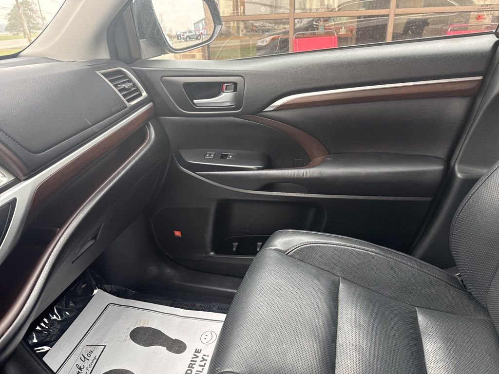 Used 2016 Toyota Highlander Limited image 67