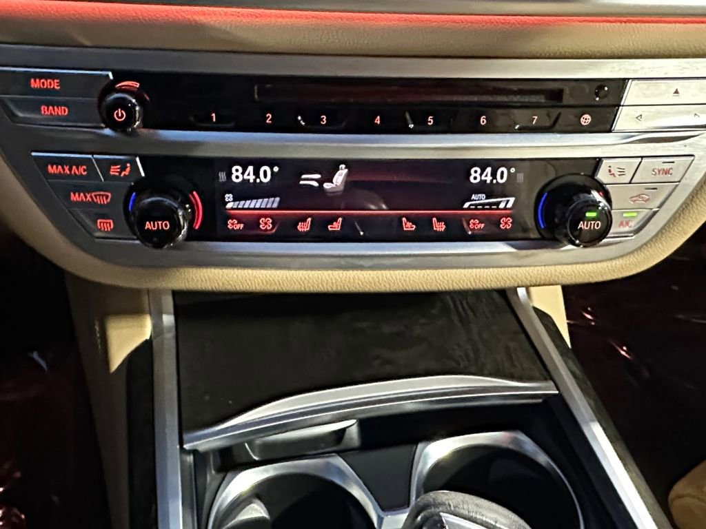 Used 2018 BMW 750i xDrive image 16