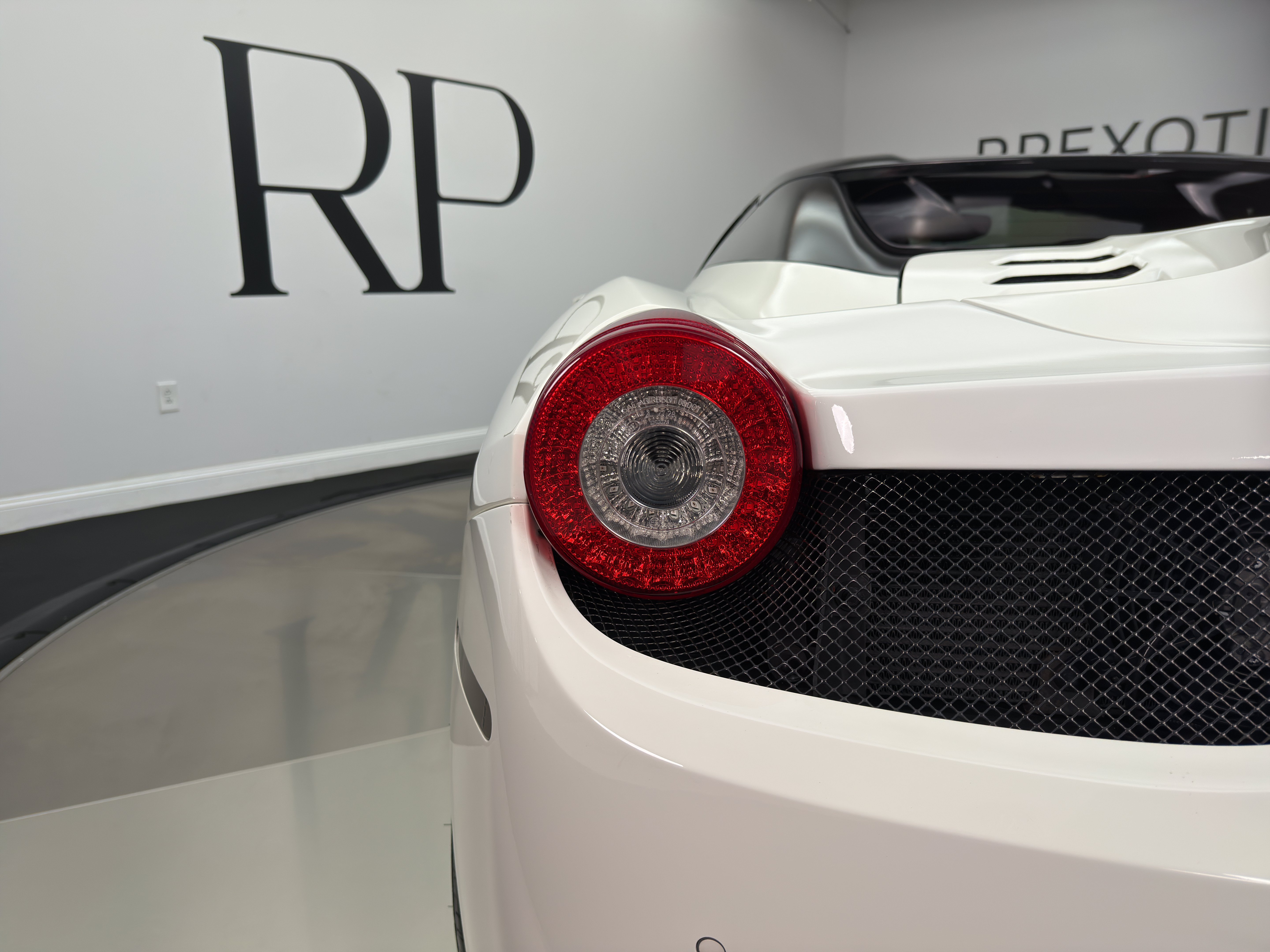 Used 2013 Ferrari 458 Spider RWD image 39