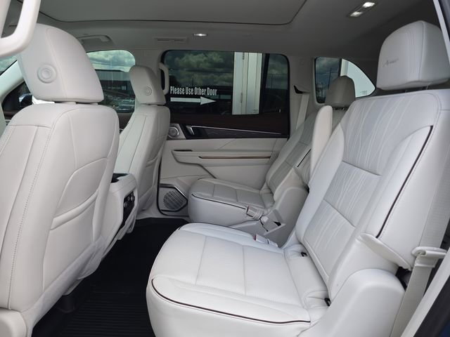 New 2026 Buick Enclave Avenir FWD image 15