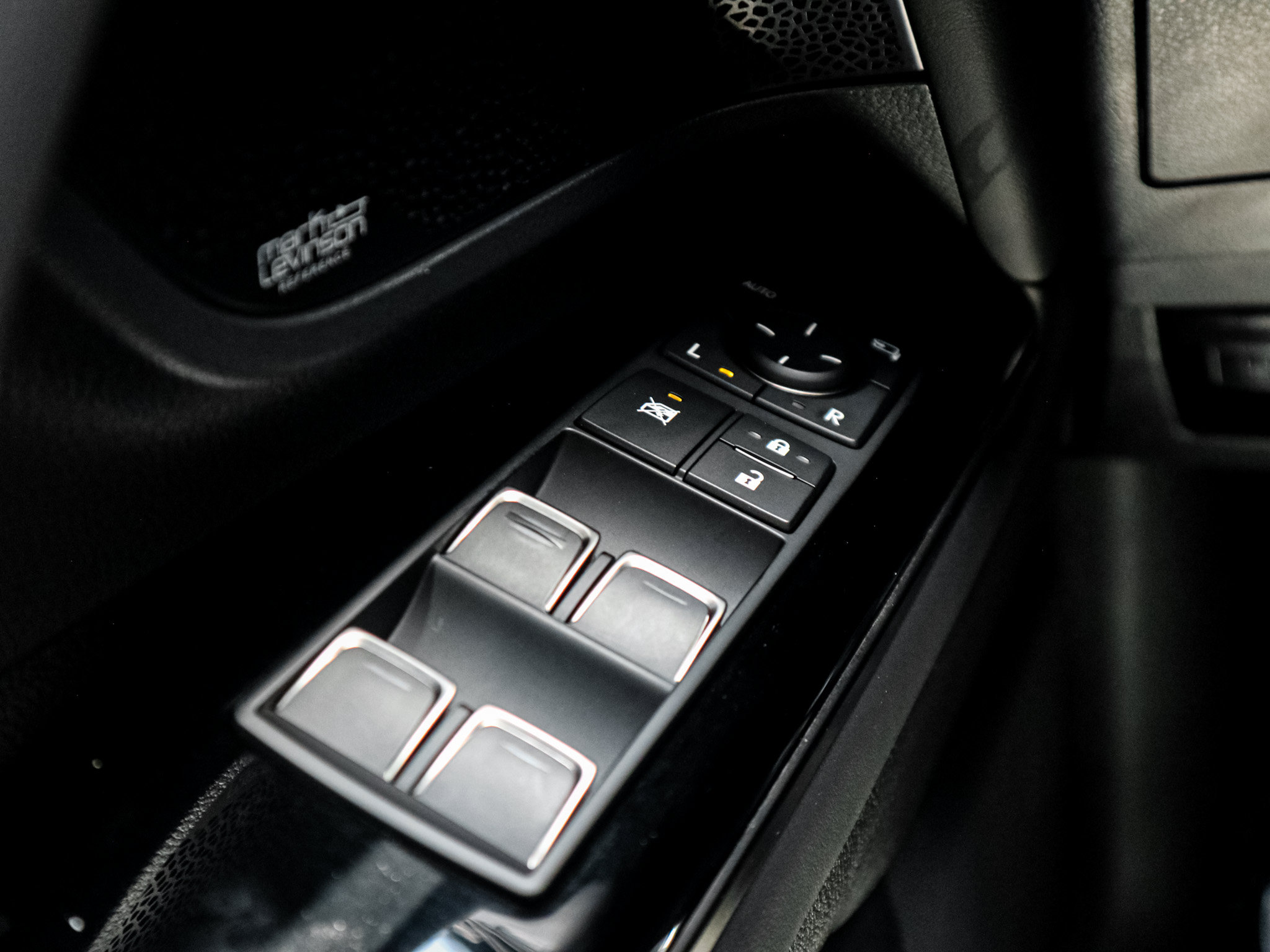 Used 2022 Lexus LX 600 4WD w/ Appearance Package image 15