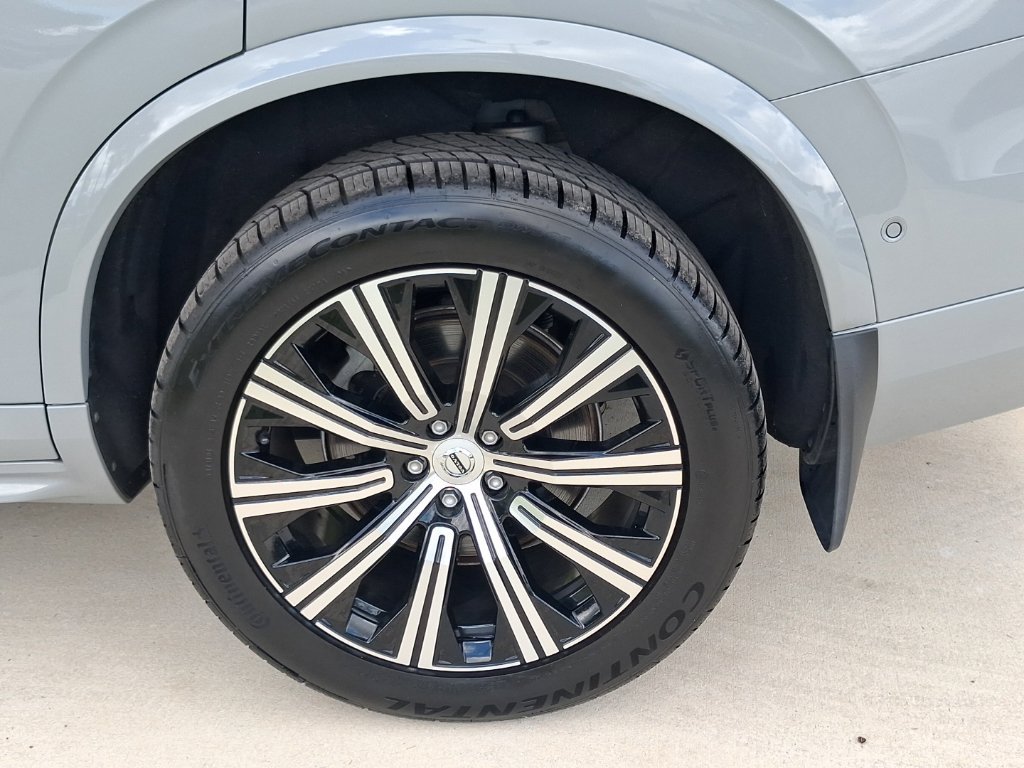 Certified 2024 Volvo XC90 B5 Plus w/ Protection Package Premier AWD/4WD image 4