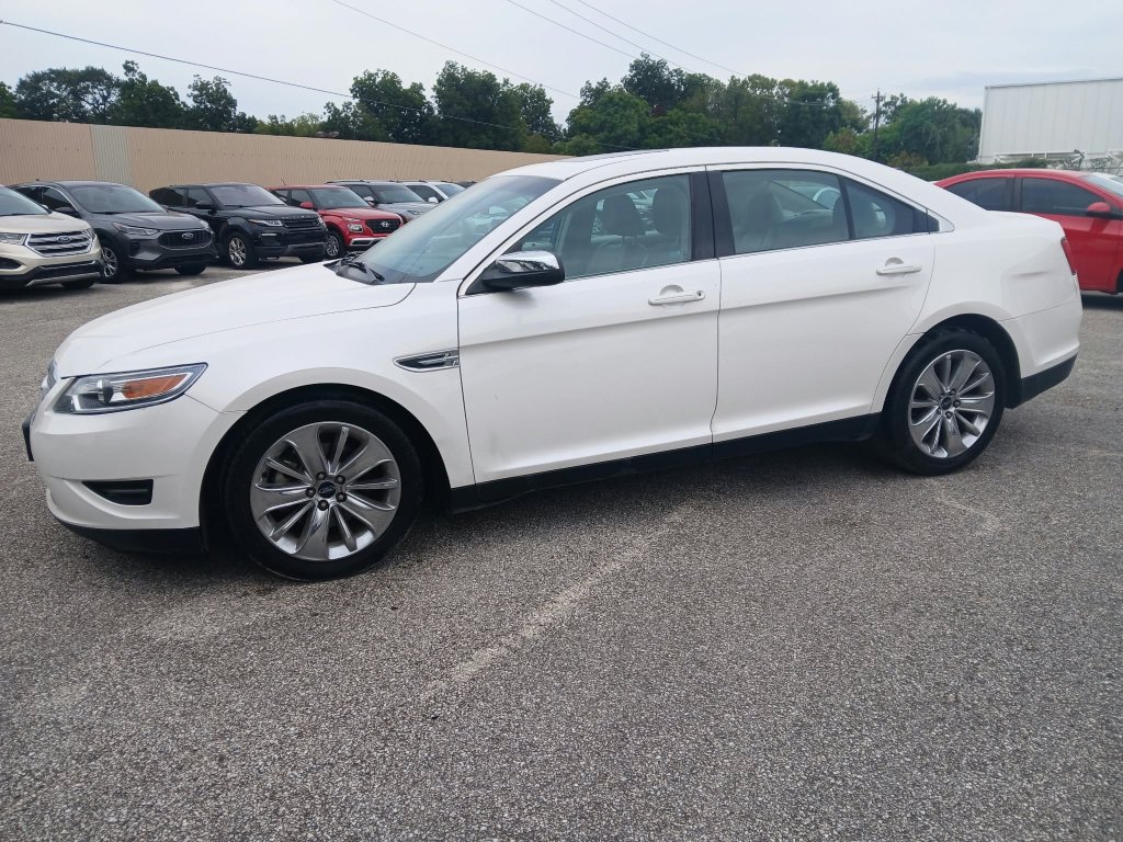 Used 2012 Ford Taurus Limited FWD image 3