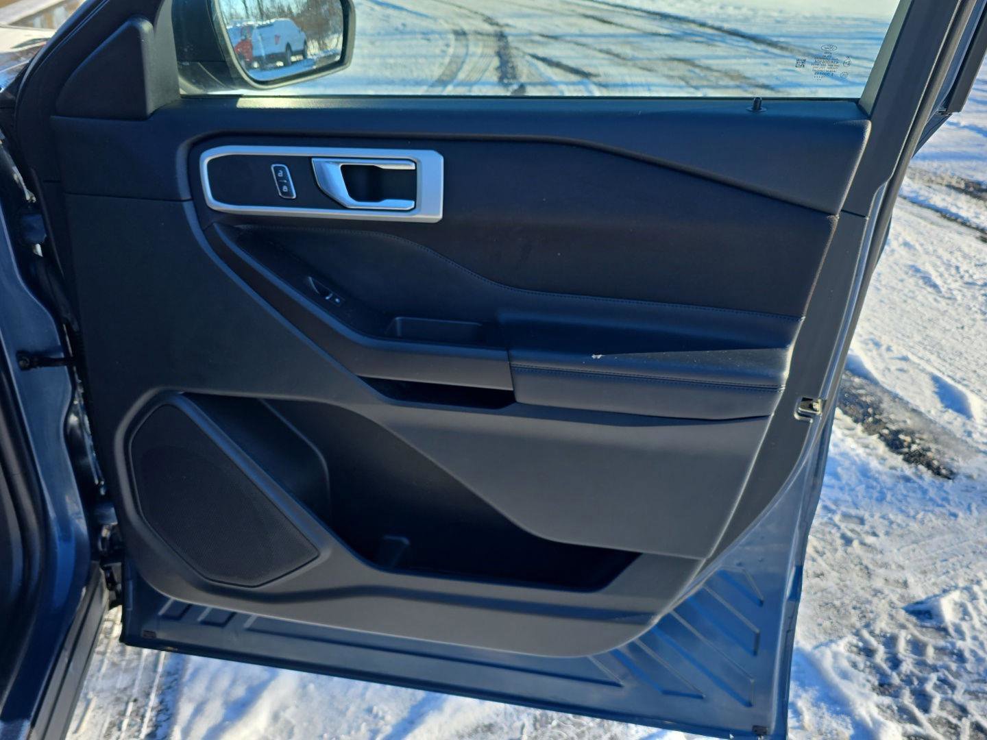 Used 2020 Ford Explorer XLT image 31