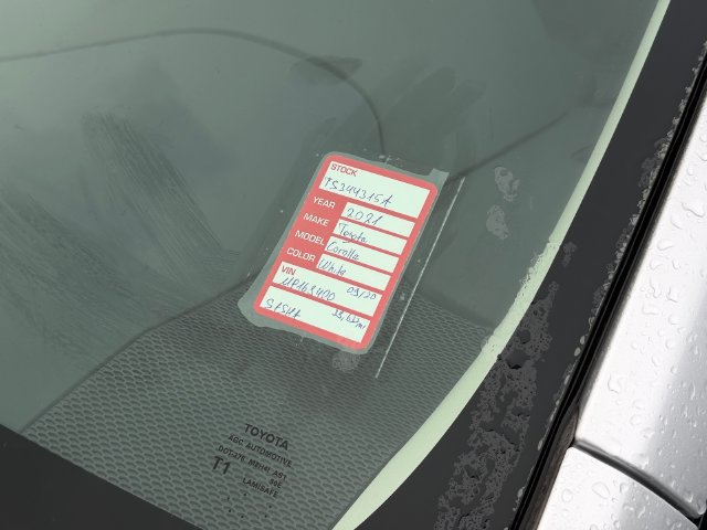 Used 2021 Toyota Corolla LE FWD image 16