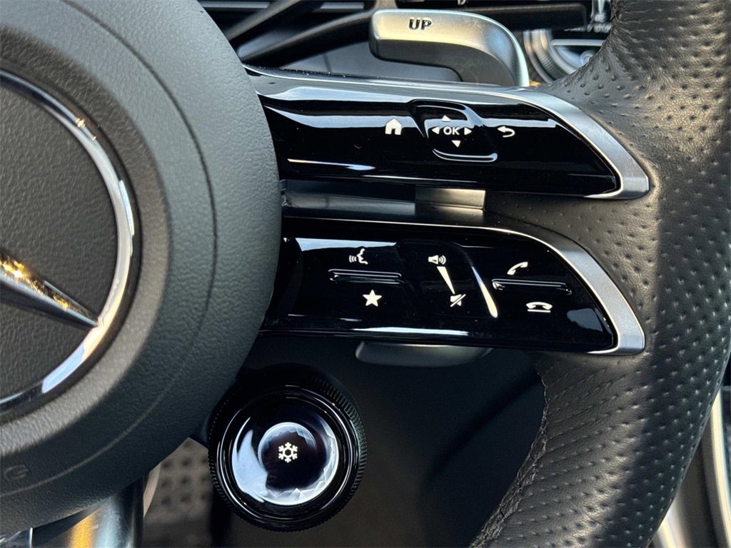 Used 2025 Mercedes-Benz GLC 43 AMG 4MATIC image 25