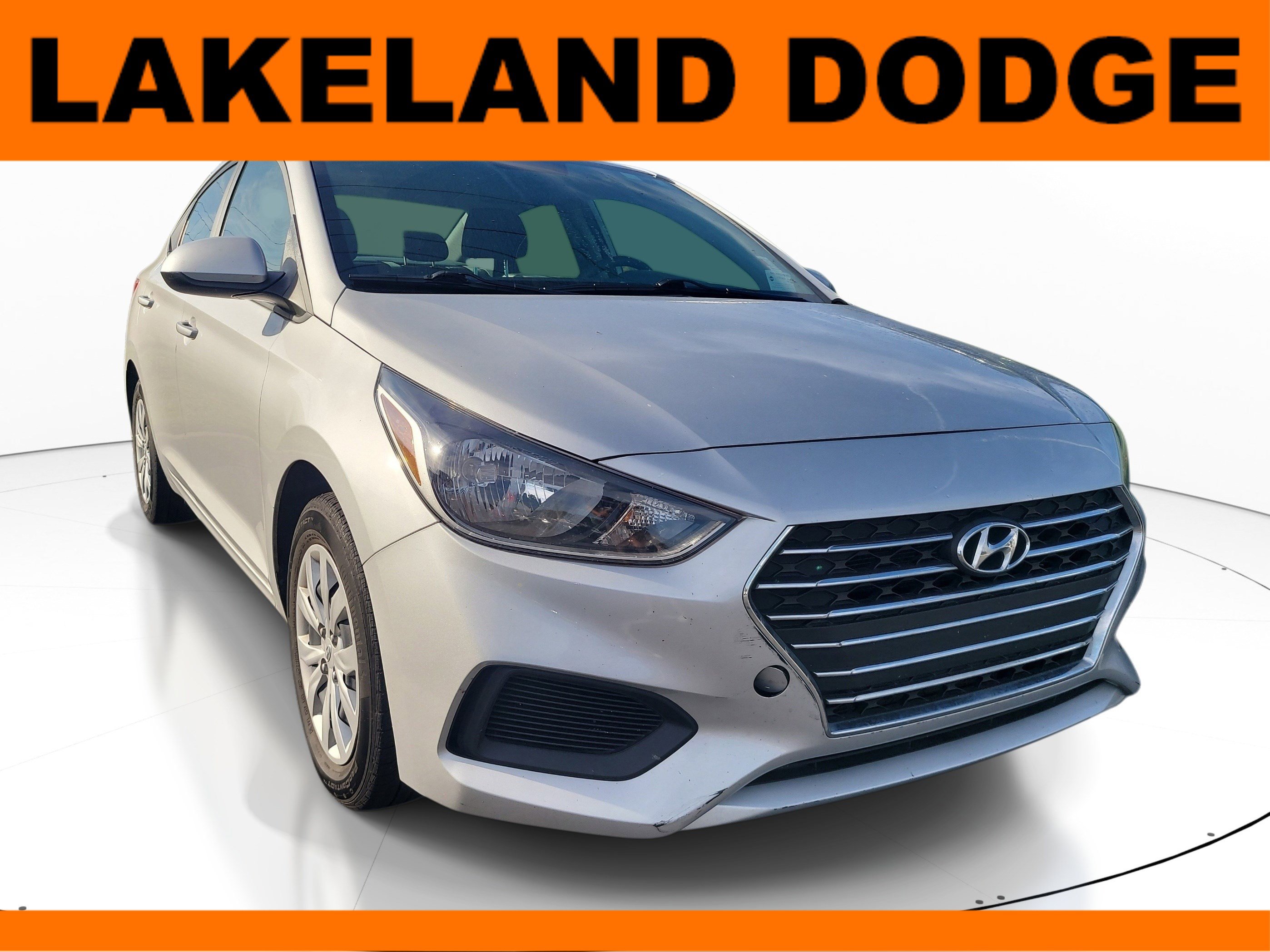 Used 2022 Hyundai Accent SE image 1