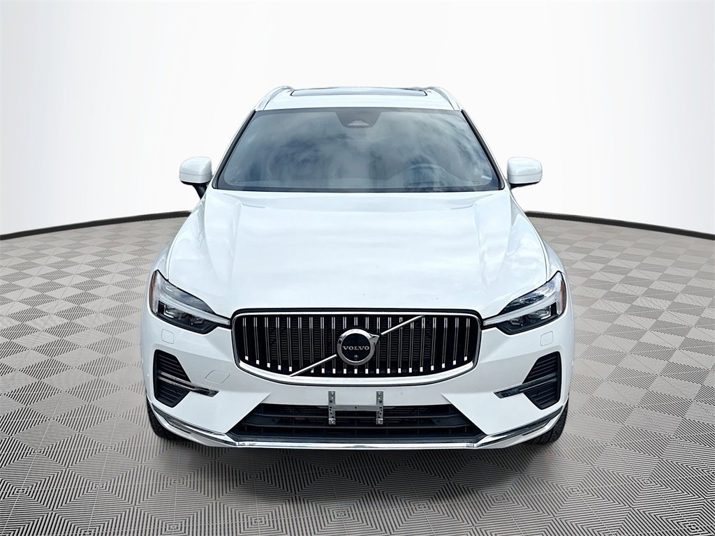 Used 2022 Volvo XC60 B5 Inscription w/ Advanced Package image 2