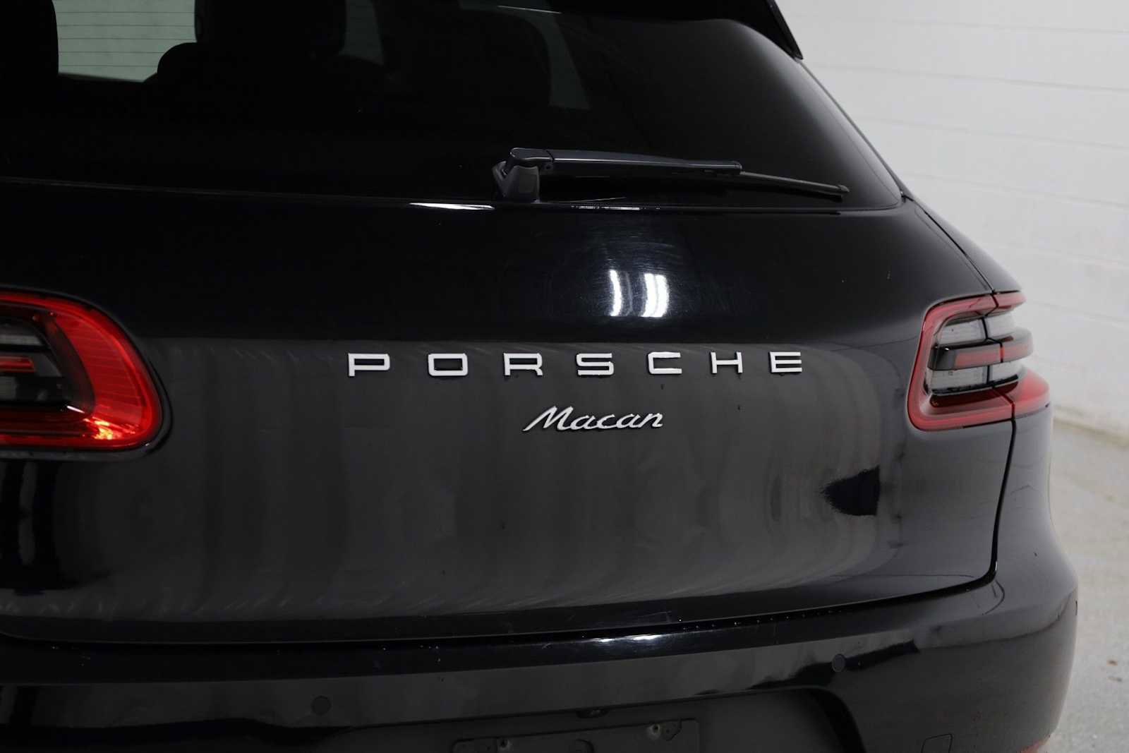 Used 2018 Porsche Macan image 8