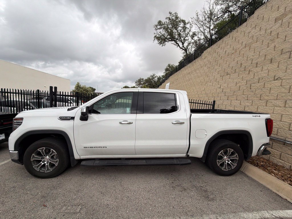 Used 2025 GMC Sierra 1500 SLT AWD/4WD image 2