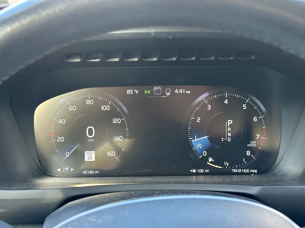 Used 2020 Volvo XC90 T5 Momentum w/ Protection Package Premier image 21