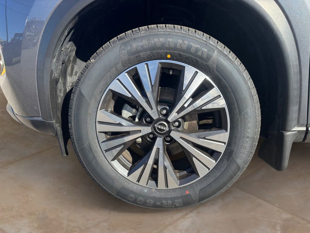 Used 2022 Nissan Rogue SV image 14