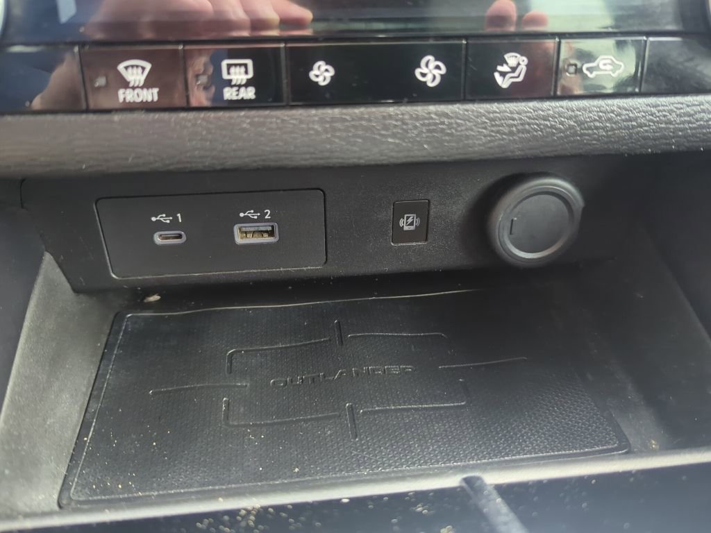 Used 2022 Mitsubishi Outlander SE image 44