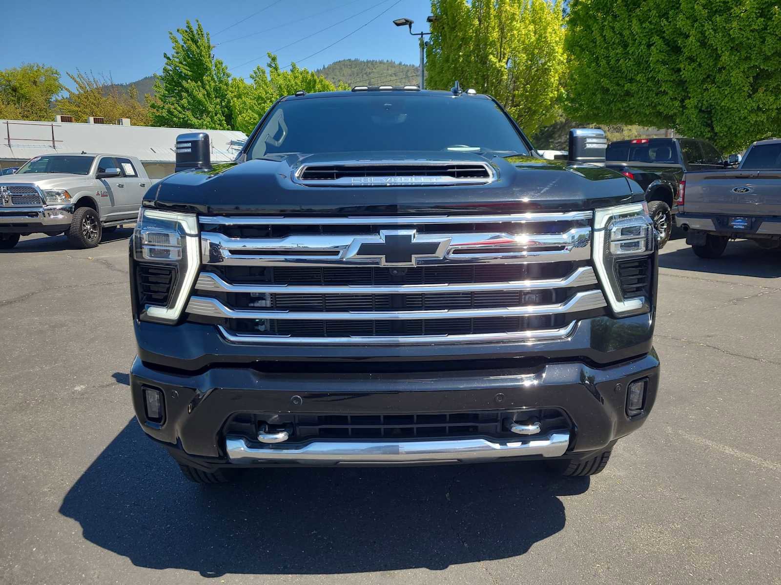 Used 2024 Chevrolet Silverado 3500 High Country w/ High Country Premium Package AWD/4WD image 14