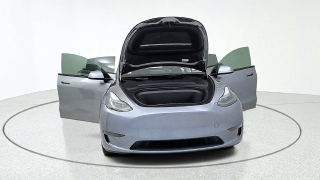Used 2025 Tesla Model Y Long Range RWD image 11