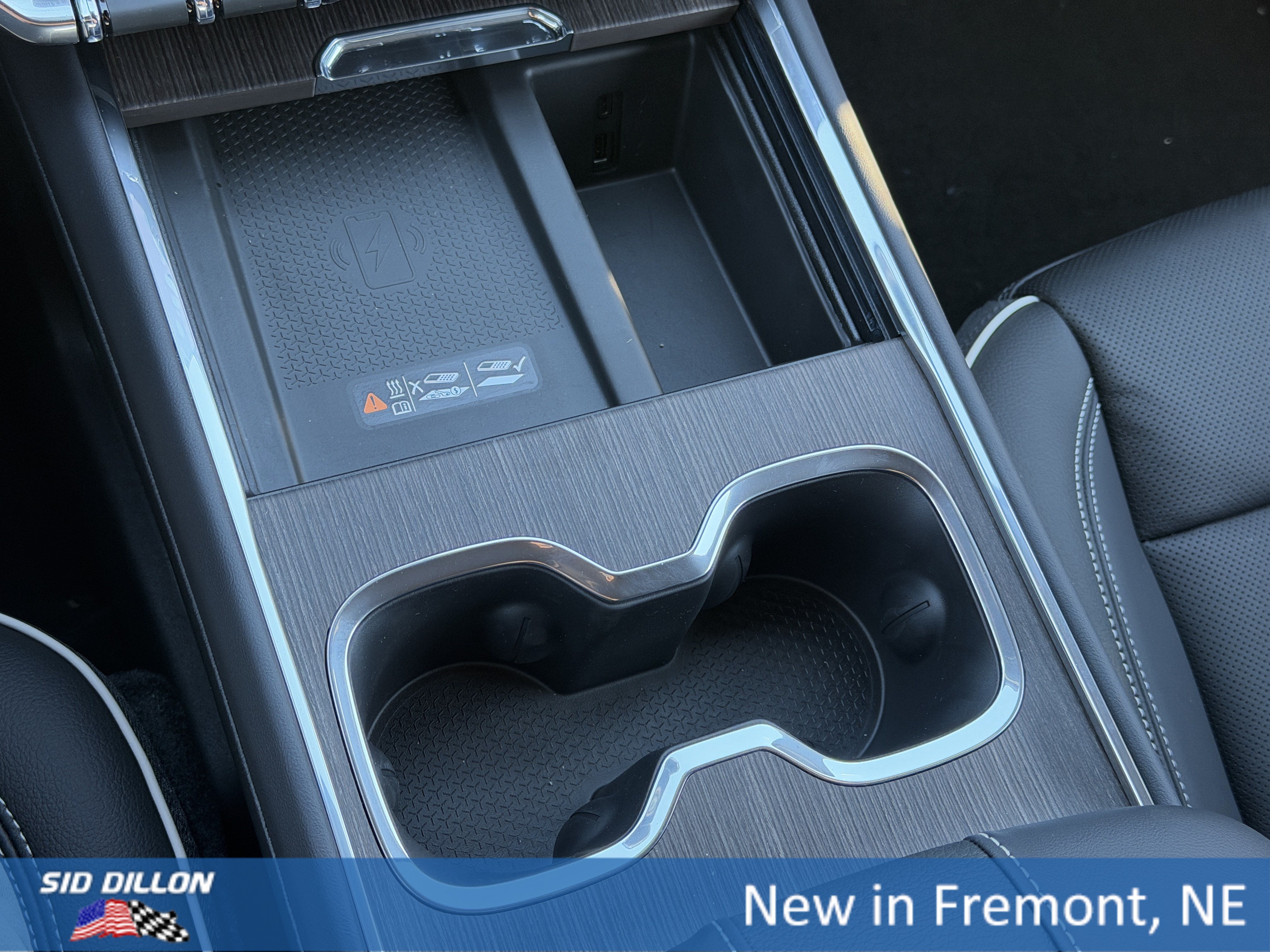 New 2027 GMC Acadia Denali w/ LPO, Floor Liner Package AWD/4WD image 13
