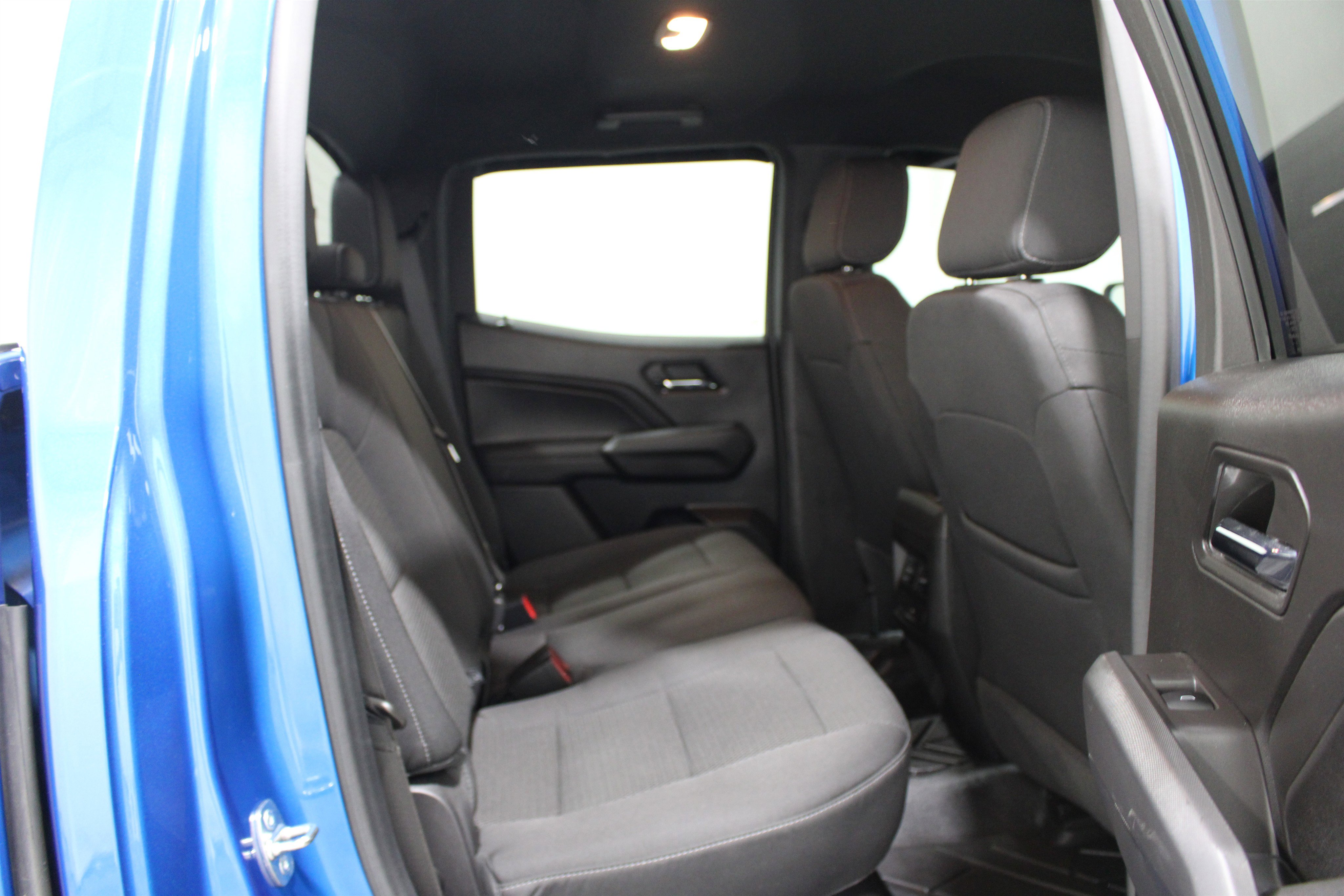 Used 2023 Chevrolet Colorado LT w/ LT Convenience Package II RWD image 24